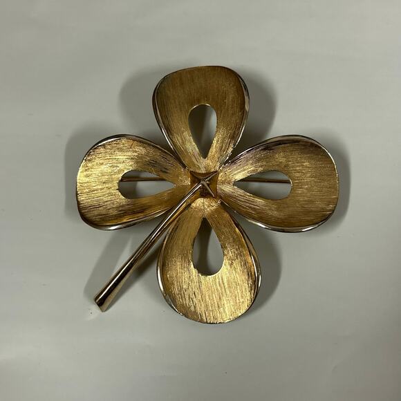 Vintage Gold Tone Four Leaf Clover 2.5” Brooch - Picture 1 of 7